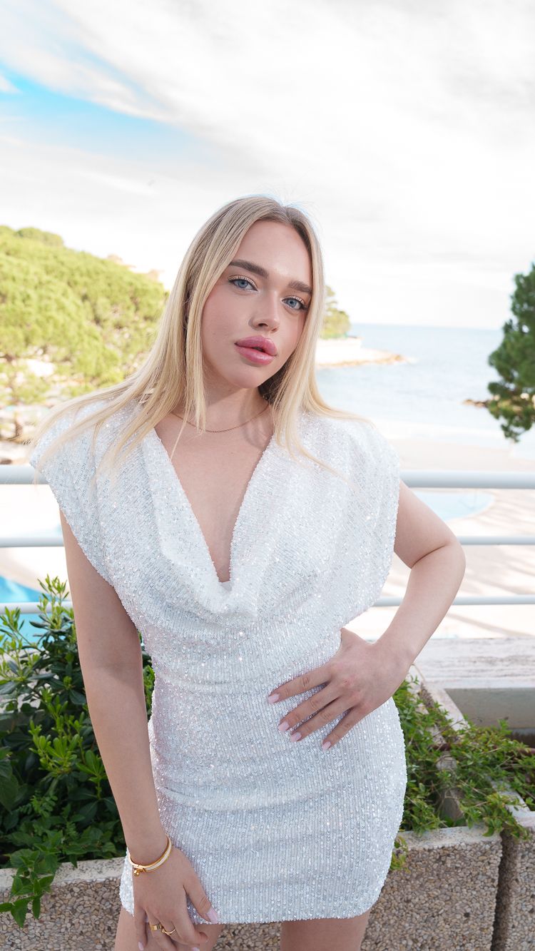 Karina Manuzina / karinamanuzina · photo 62