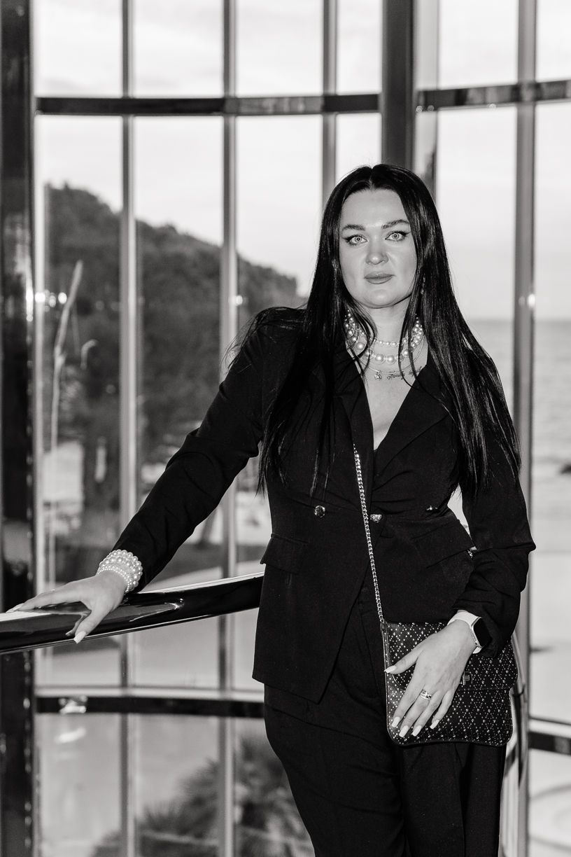 Karina Manuzina / karinamanuzina · photo 102