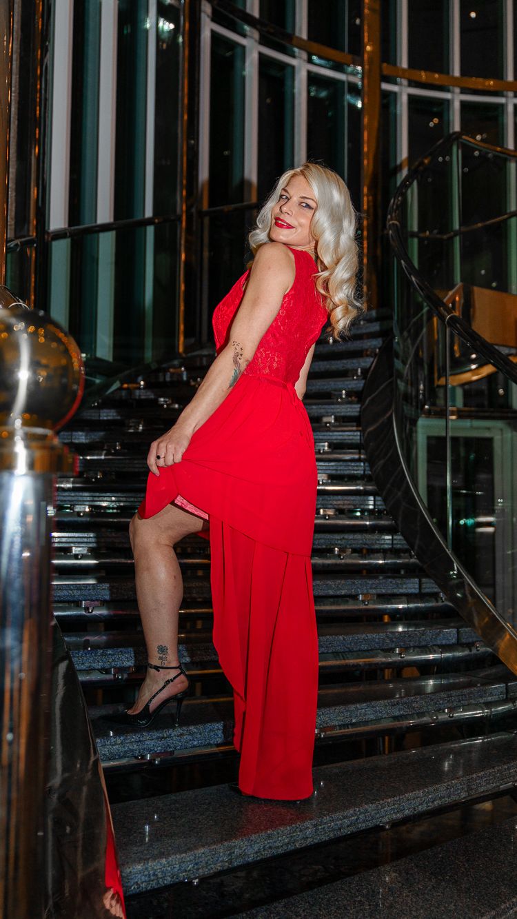 Karina Manuzina / karinamanuzina · photo 178