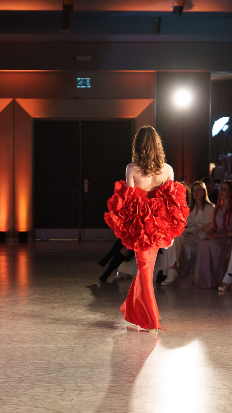 Karina Manuzina / karinamanuzina · photo 437